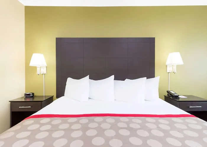 Ramada By Wyndham 3* Vandalia