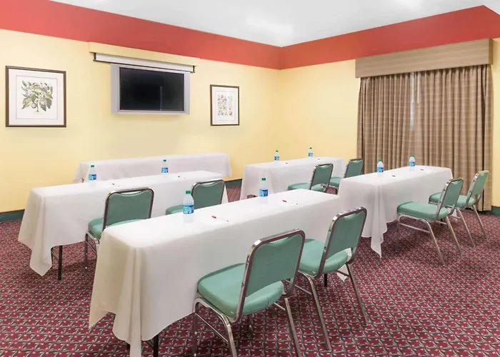 Hotel Ramada By Wyndham