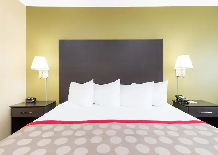 Ramada By Wyndham Hotel Vandalia