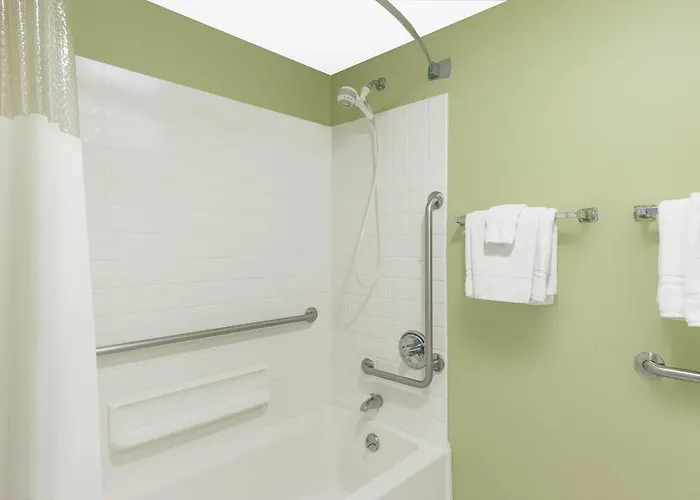 Ramada By Wyndham 3*